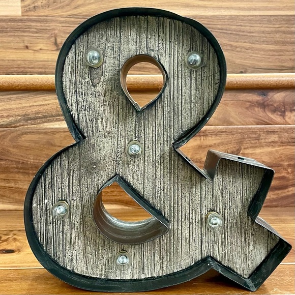 Studio Decor Light Up Metal Ampersand “&” Sign Gray Free Standing Wall Hanging - Picture 3 of 16
